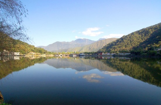 鲤鱼潭风景区