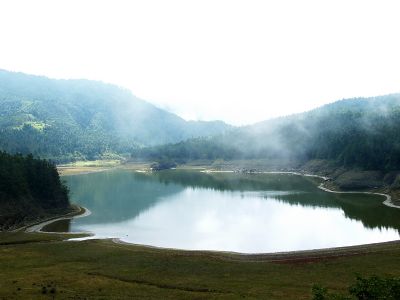 翠峰湖-湖面雲霧繚繞