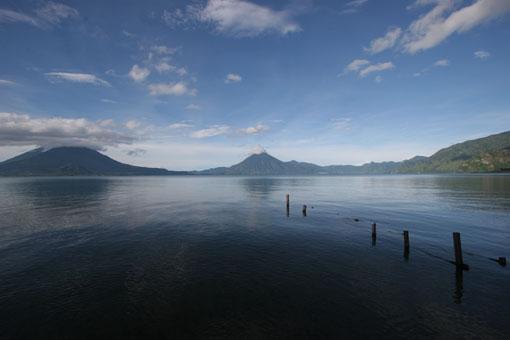 阿蒂特兰湖旅游