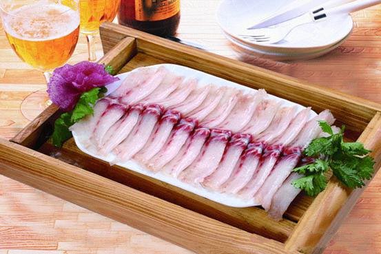 济州岛的诱人美食：生鱼片