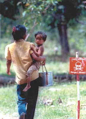 柬埔寨地雷村：没踩过的地面都不安全