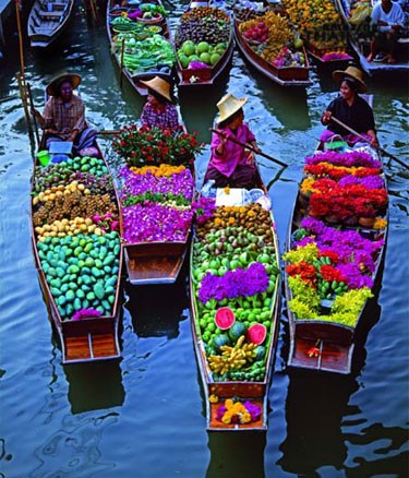 清明节出游泰国 感受精彩“泼水节”图片