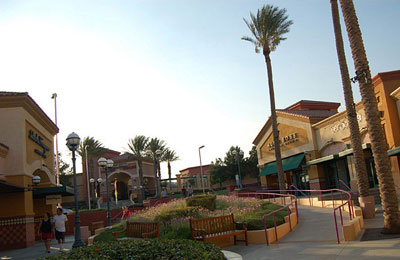 Desert Hills Premium Outlets 一站式的美国购物天堂