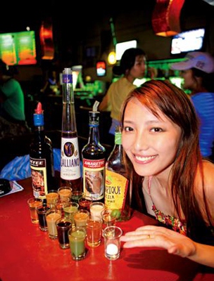 到长滩岛旅游必体验：15杯酒吧