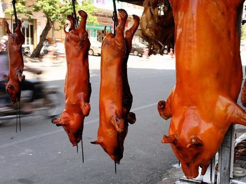 柬埔寨美食推荐：柬埔寨的烤全猪