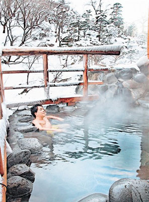 冬季出游寻温暖 日本温泉旅游指南