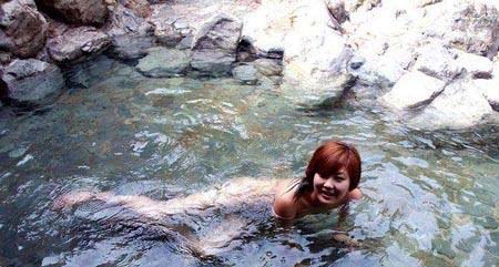 日本泡温泉 温泉王国不裸不行图片