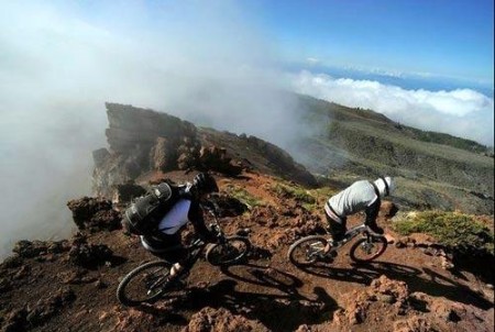西班牙加那利群岛 沿着火山轨迹骑自行车