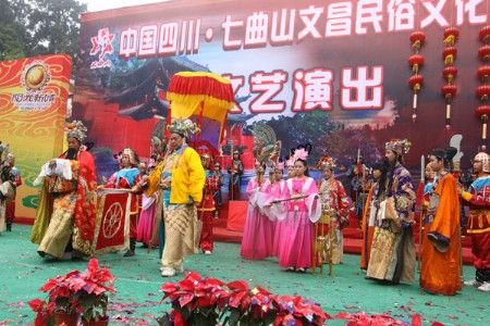 秋季精彩节日多 拉萨雪顿节引人爱图片