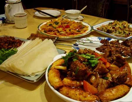新疆旅游美食介绍：维吾尔族的历史及饮食习惯