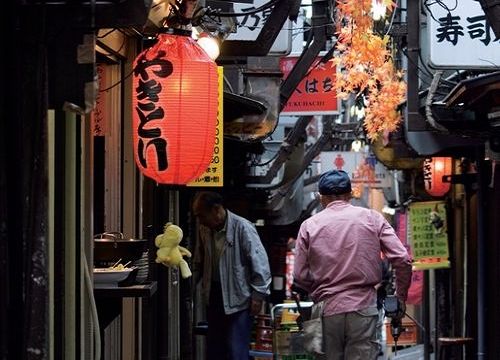 游走东京老食肆 品尝庶民米其林