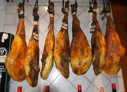 塞戈维亚：西班牙肉类美食非伊比利科火腿莫属
