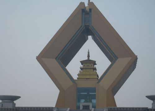 诧异！盘点中国十大丑陋建筑