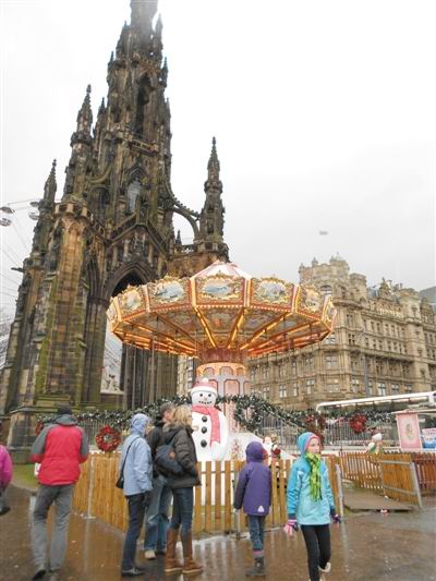 去苏格兰怎么玩 爱丁堡新年传统在狂欢