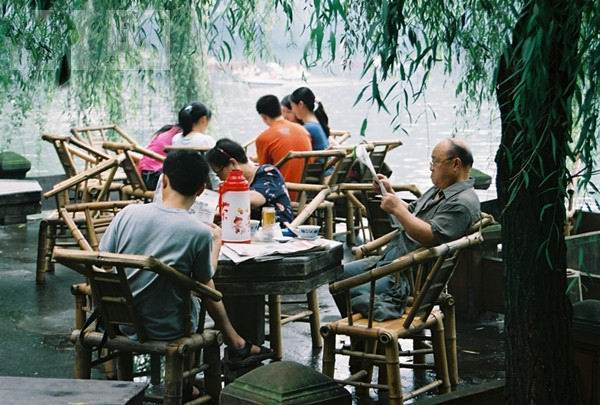 泡茶馆是成都人的一等大事