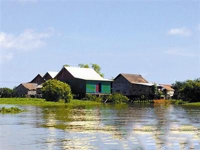 到柬埔寨旅游：在洞里萨湖感受 高棉人的水上村落