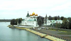  伏尔加河畔的修道院。