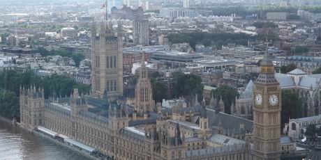 乘观景摩天轮“伦敦眼” 赏英格兰美景