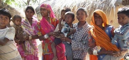 印度拉贾斯坦邦的不什诺部落穿着色彩斑斓的服饰