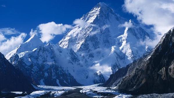巴基斯坦康考迪亚冰川-世界上人迹罕至的绝美风景