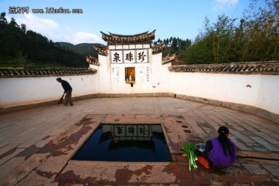 珍珠泉 作者：肖育文