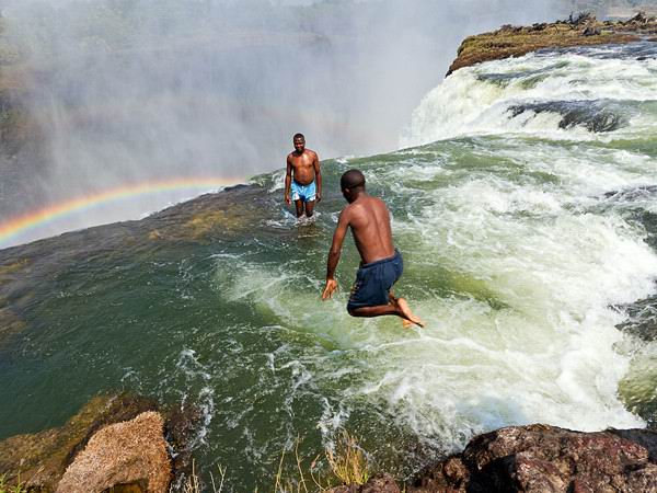 维多利亚瀑布的魔鬼游泳池 利文斯通，赞比亚