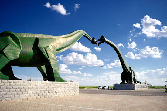 内蒙古二连浩特：地平线尽头的恐龙城市