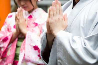 遇人生大事日本人要拜祖 拜祖坟当心灵寄托
