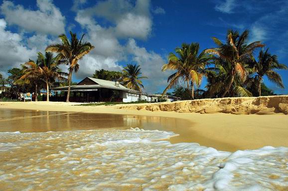 荷兰圣马丁岛-世界十大最美海滩推荐