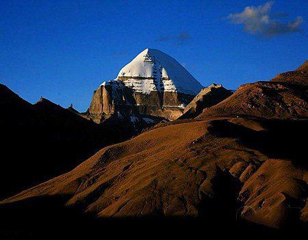 西藏：岗仁波齐峰-全球十大净化心灵之地