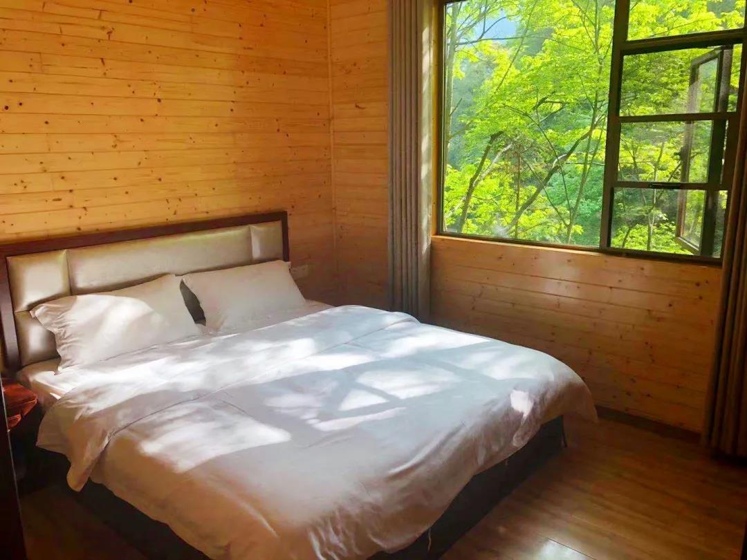 平江绊山度假山庄